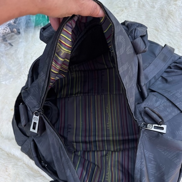 Lululemon Athletica Bon Voyage Bag with Manifesto Print - Picture 14 of 14